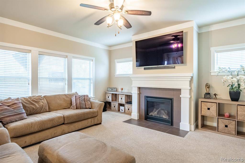 Ypsilanti, MI 48197,9595 NEUMANN Circle