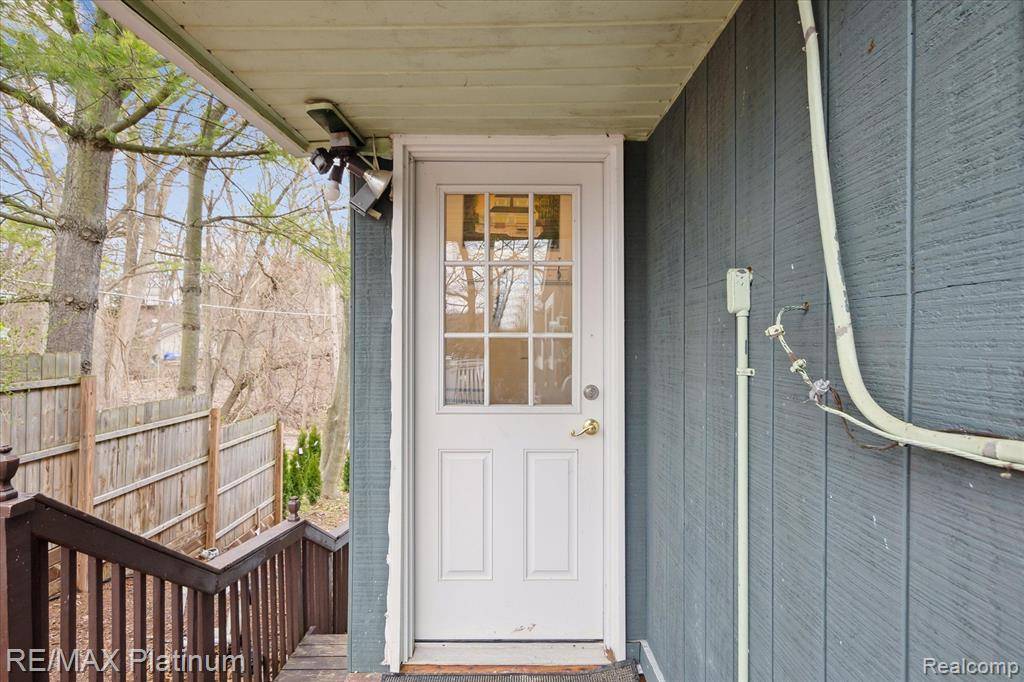 Pinckney, MI 48169,11549 RIVERBANK Lane
