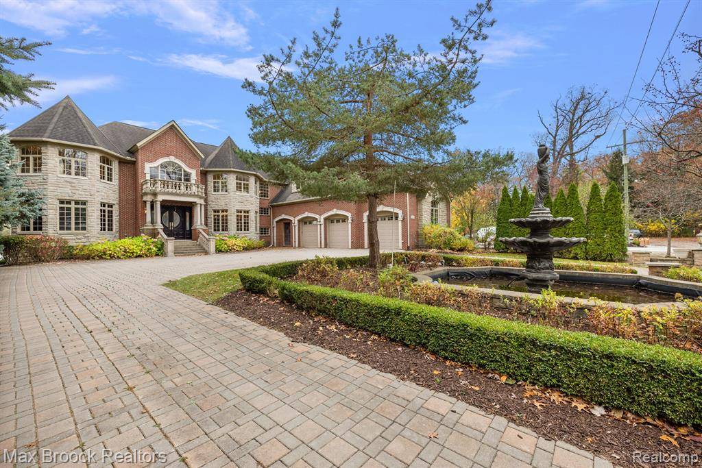 Commerce Twp, MI 48382,8439 Arlis Street