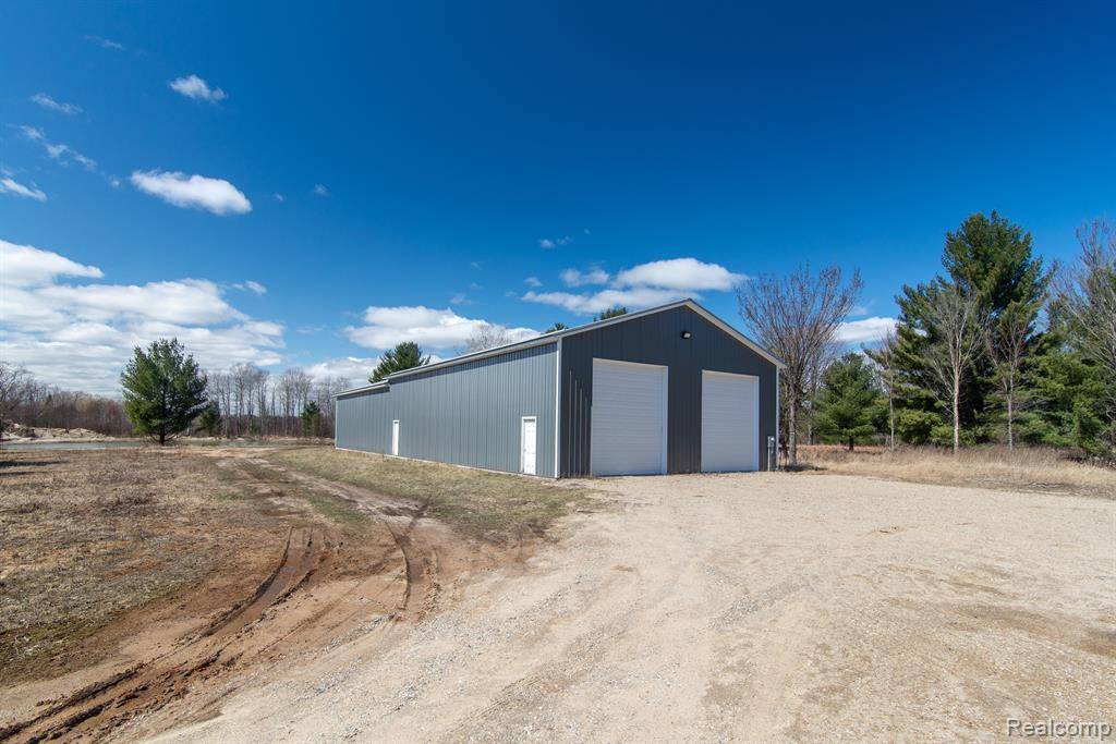 Lupton, MI 48635,2055 DARYLNN LAKE Road