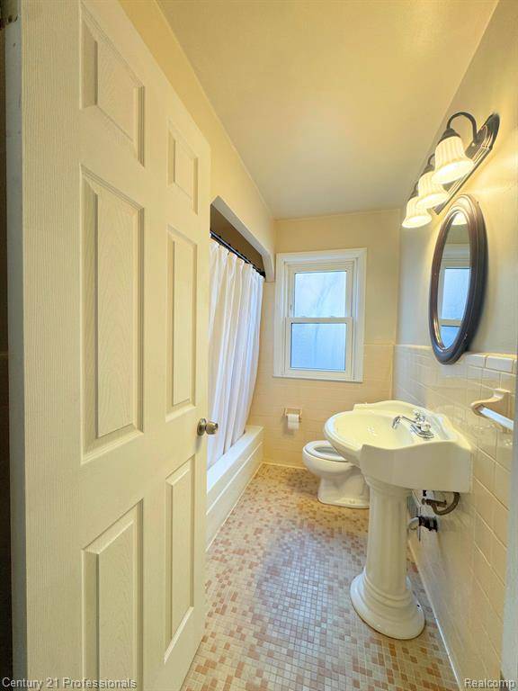 Oak Park, MI 48237,14070 Nadine Street