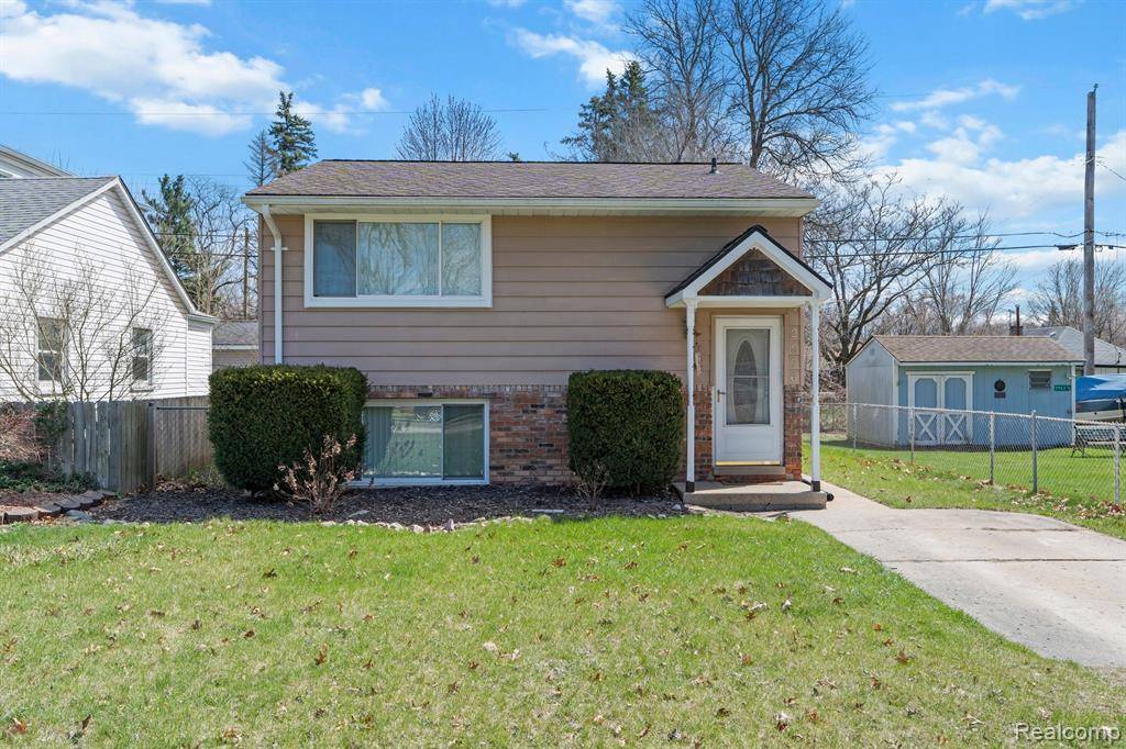 Commerce Twp, MI 48390,2976 BRISBANE Street