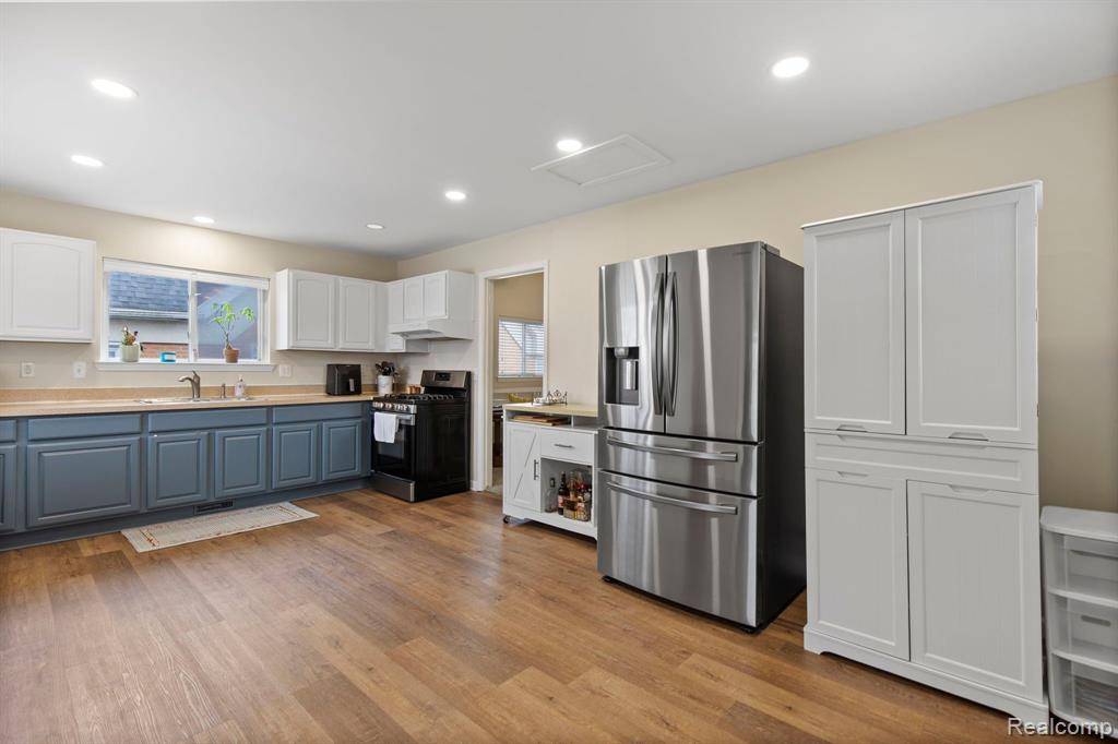 Rochester Hills, MI 48307,30 CLOVERPORT Avenue