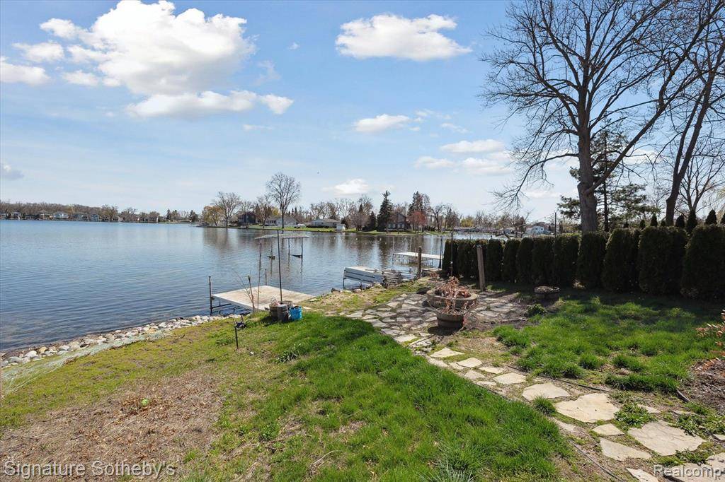 White Lake, MI,8797 COOLEY BEACH Drive