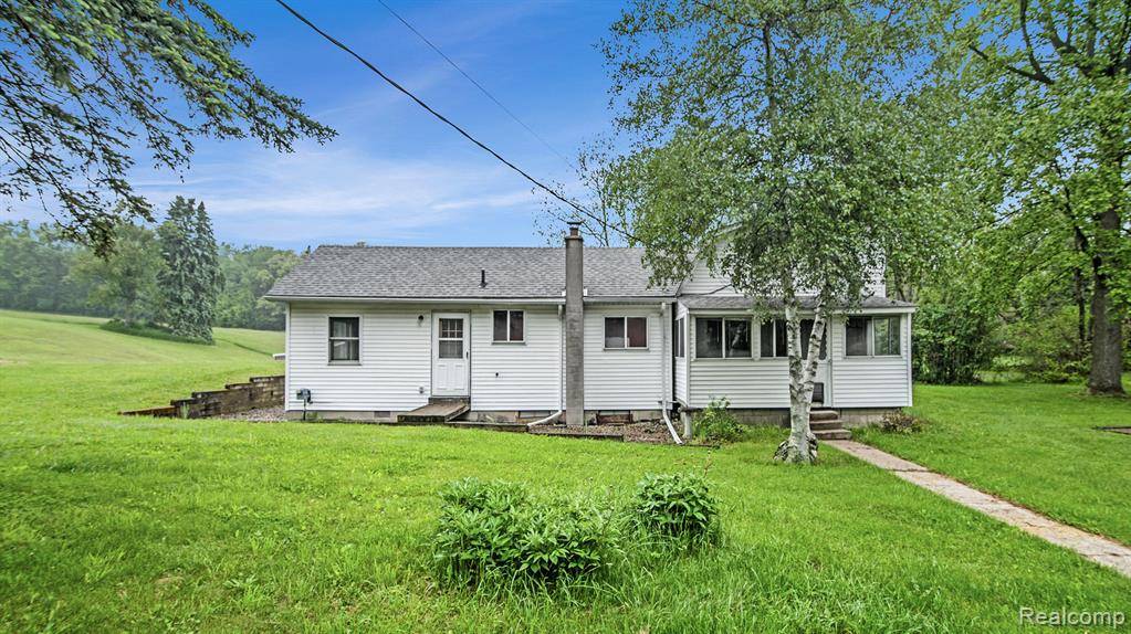 Fenton, MI 48430,9475 DENTON HILL Road