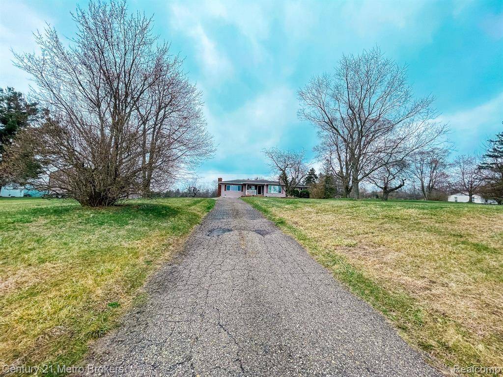 Columbiaville, MI 48421,4354 LAPEER Street