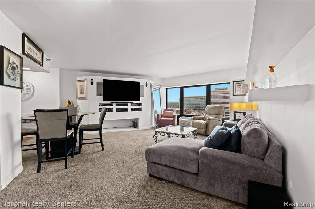 Southfield, MI 48075,5000 TOWN Center