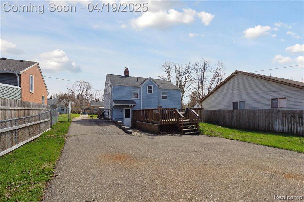 Waterford, MI 48328,320 S AVERY Road