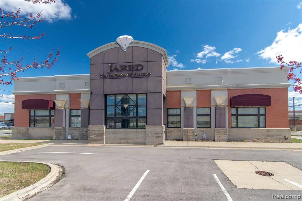 Madison Heights, MI 48071,451 W 14 MILE Road