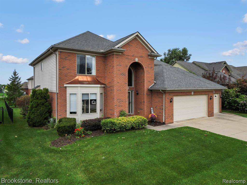 Macomb, MI 48044,50629 NESTING RIDGE Drive