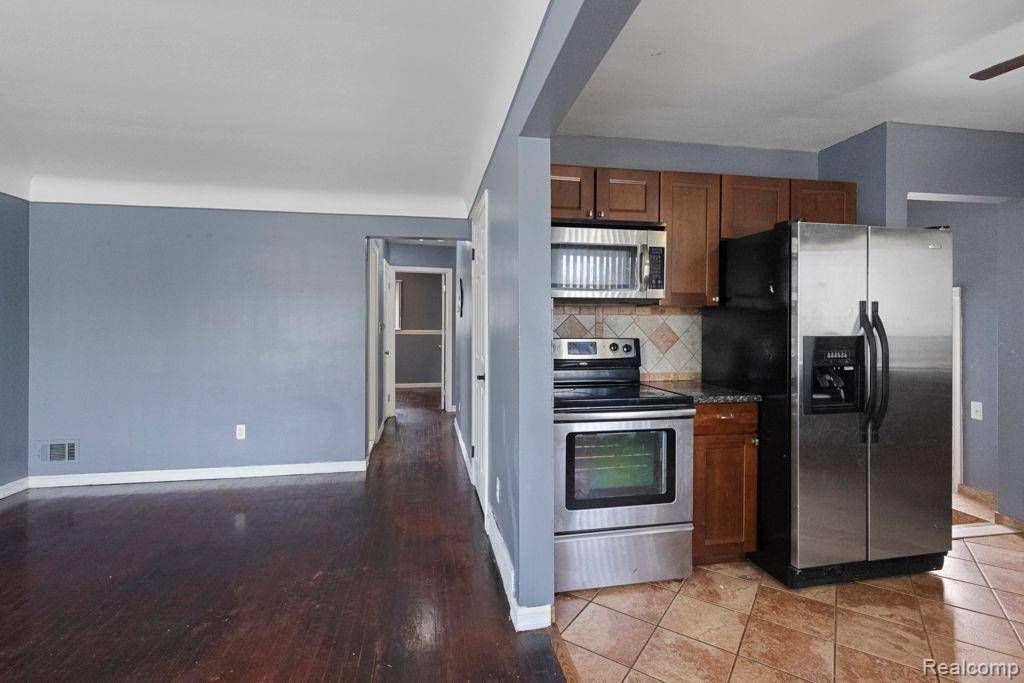Dearborn Heights, MI 48125,4976 CORNELL Street