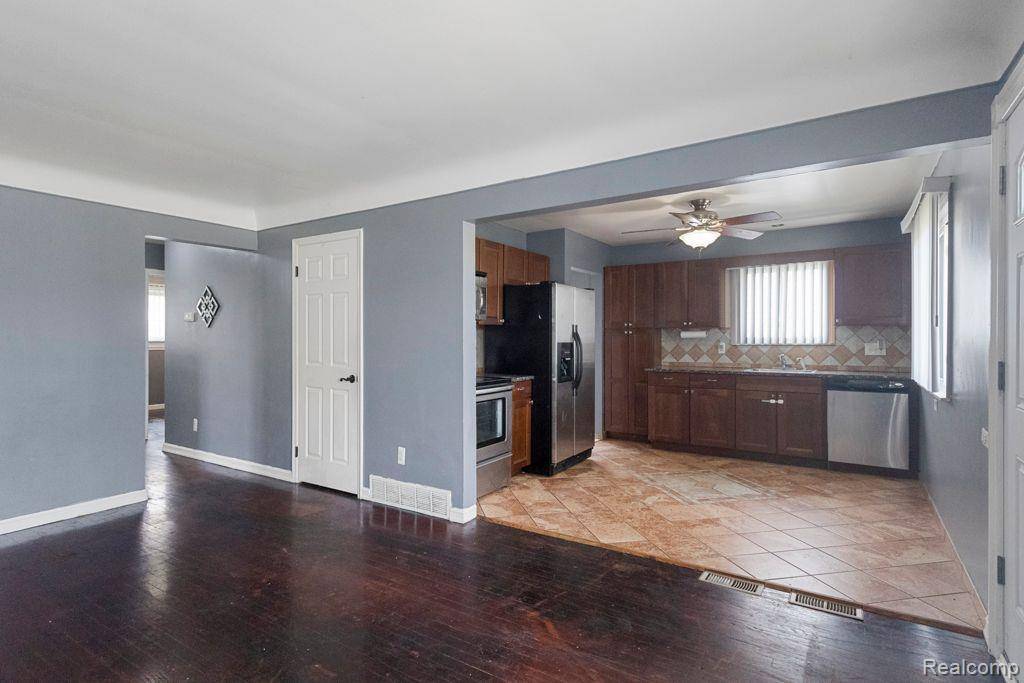 Dearborn Heights, MI 48125,4976 CORNELL Street