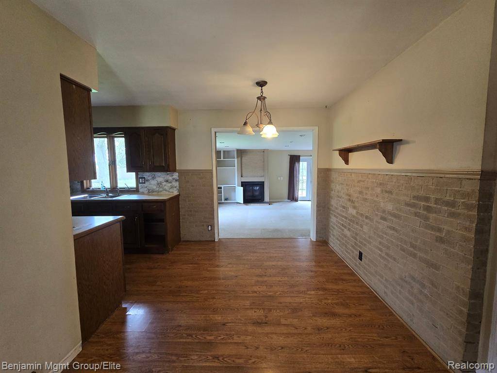 Fenton, MI 48430,9416 HOGAN Road