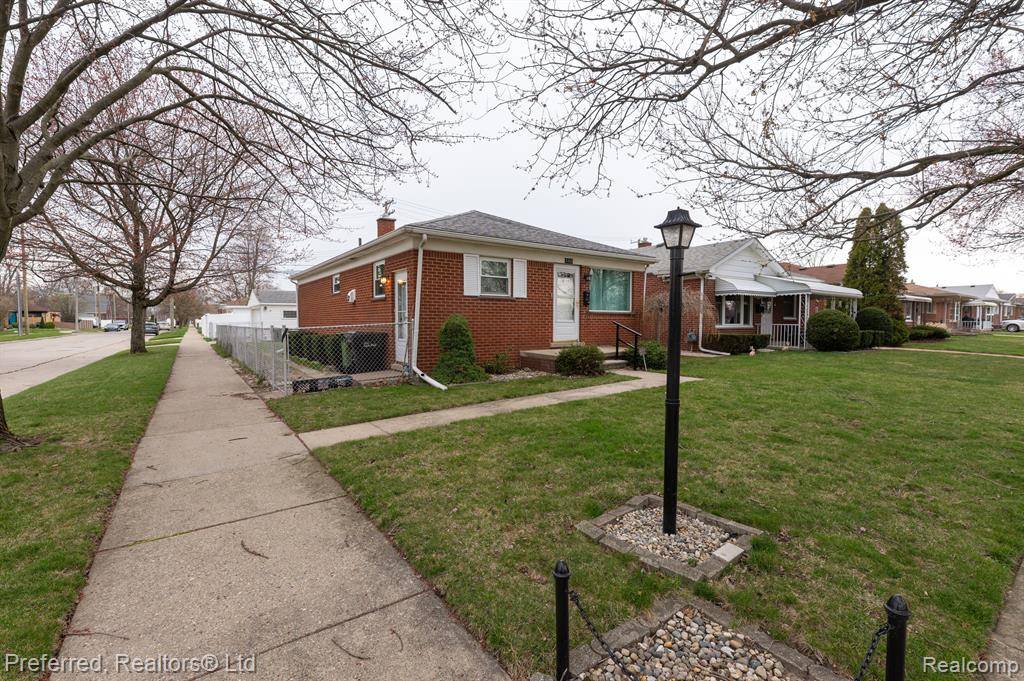 Allen Park, MI 48101,7252 LUANA Avenue