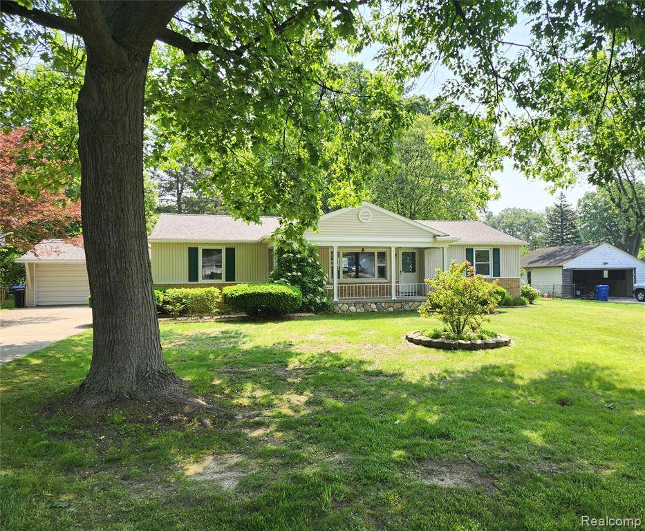 Waterford, MI 48328,1260 HIRA Street