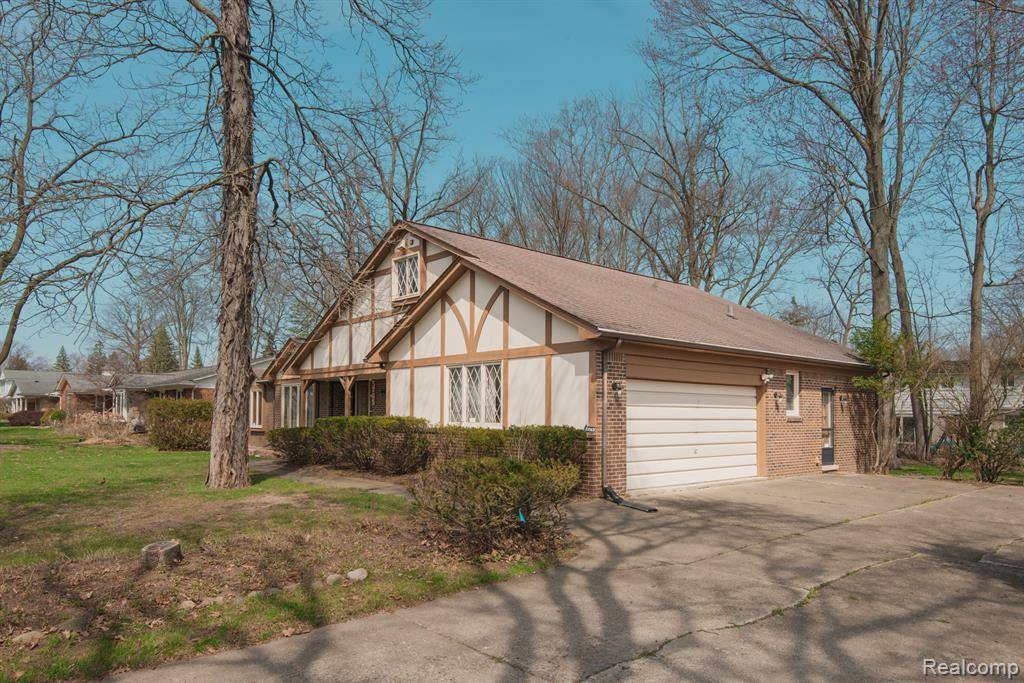 West Bloomfield, MI,5765 CHERRY CREST Drive