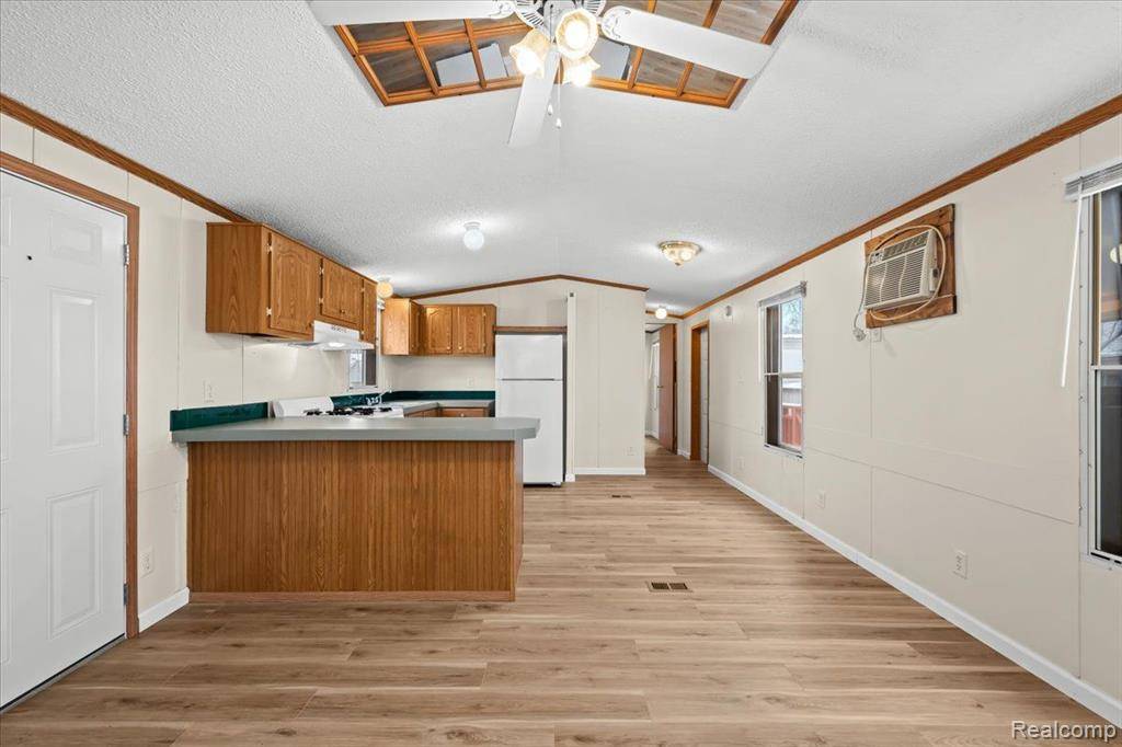 Farmington Hills, MI 48336,22600 MIDDLEBELT Road, Lot F-28
