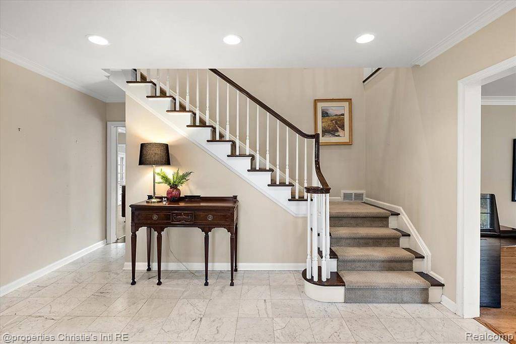 Grosse Pointe Park, MI 48230,536 Middlesex Road