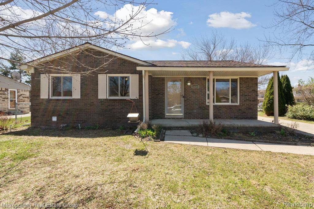 Clinton Twp, MI 48038,18289 N OAK Drive