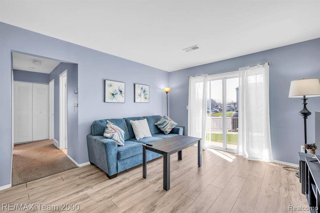 Allen Park, MI 48101,10052 ALLEN POINTE Drive
