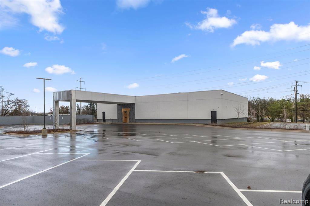 Detroit, MI 48219,22925 W 8 MILE Road
