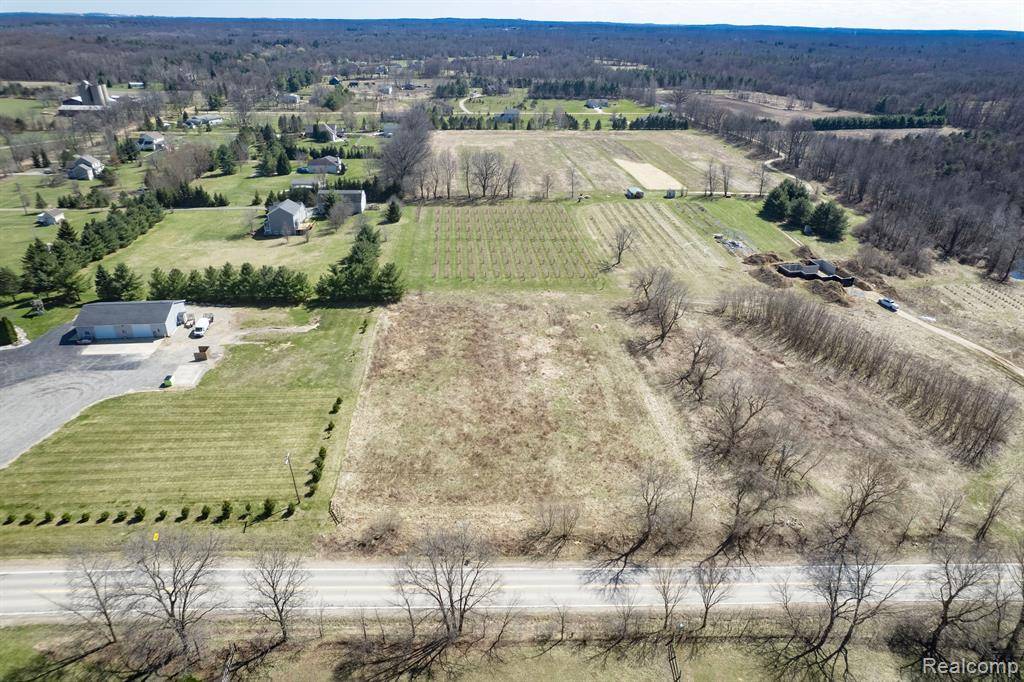 Ortonville, MI 48462,000 OAKWOOD RD PARCEL A Road