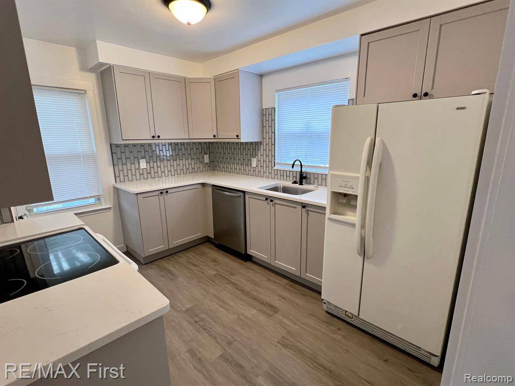 Saint Clair Shores, MI 48080,22936 CAROLINA Street