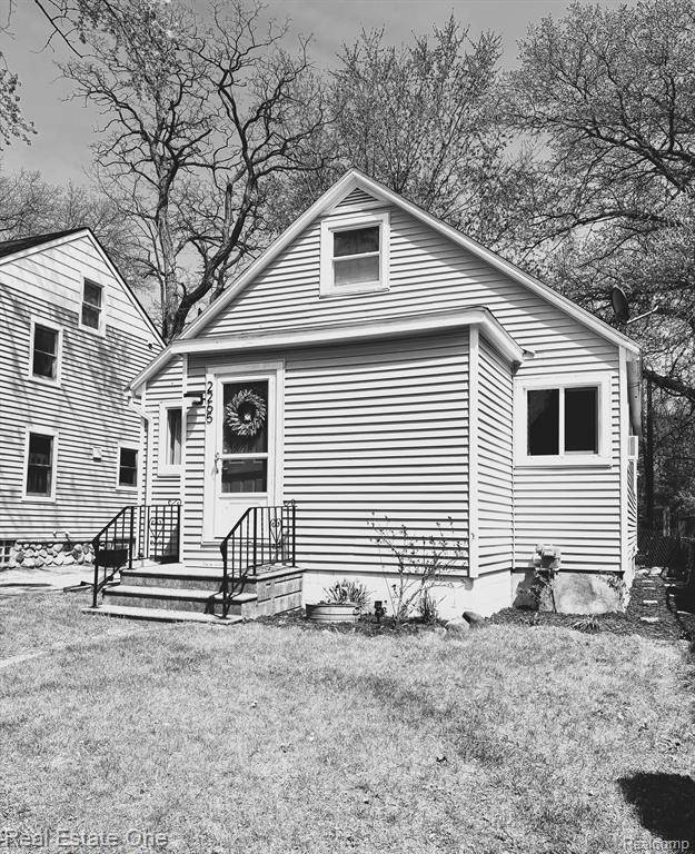 Keego Harbor, MI 48320,2265 Maddy Lane