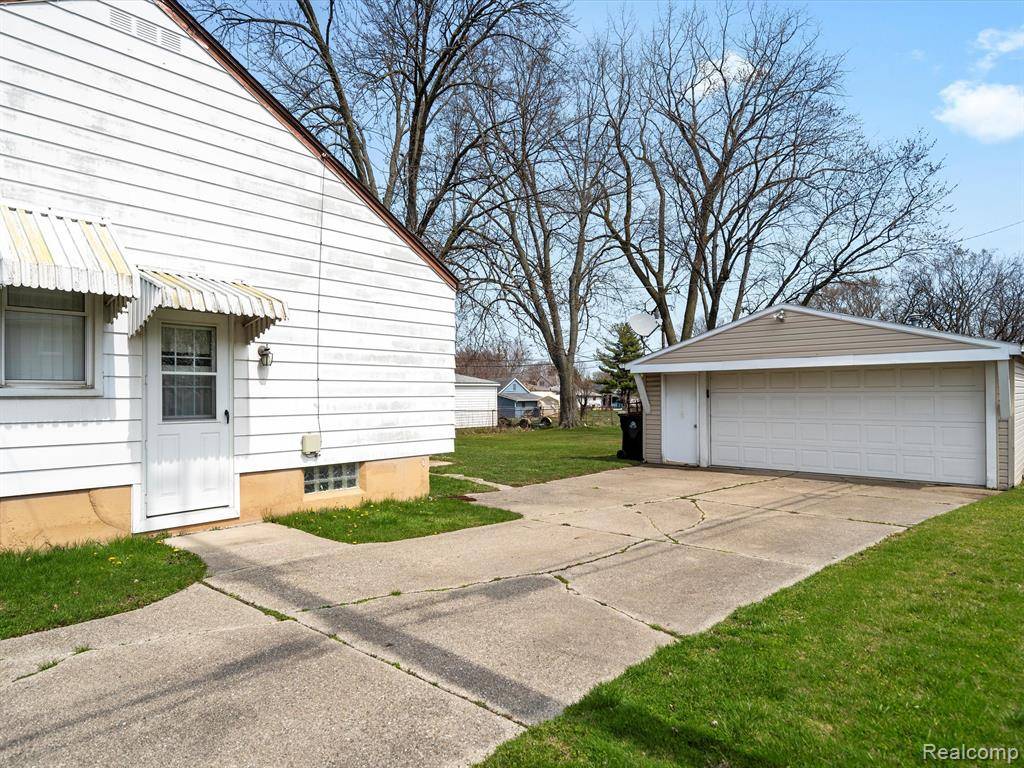 Roseville, MI 48066,29060 MICHIGAN Street