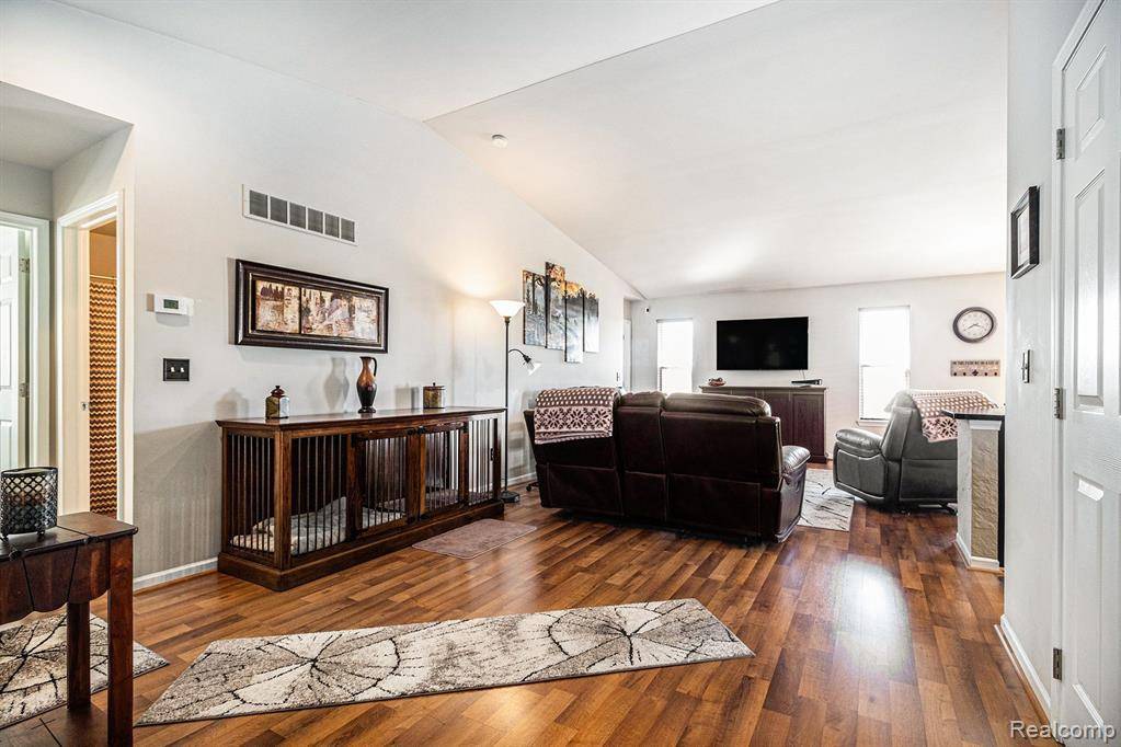 Ypsilanti, MI 48197,6922 POPLAR Drive