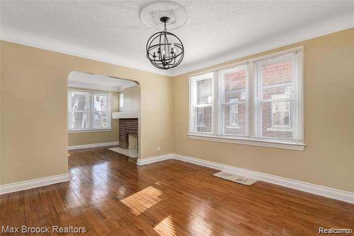Detroit, MI 48224,6127 GRAYTON Street
