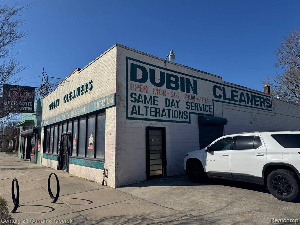 Detroit, MI 48223,19520 GRAND RIVER Avenue