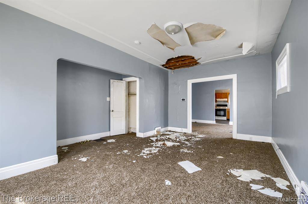 Eastpointe, MI 48021,15317 CRESCENTWOOD Avenue