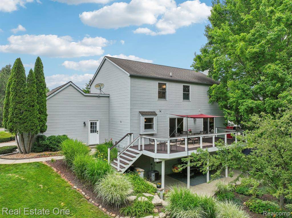 South Lyon, MI 48178,11175 SAND CRANE Way