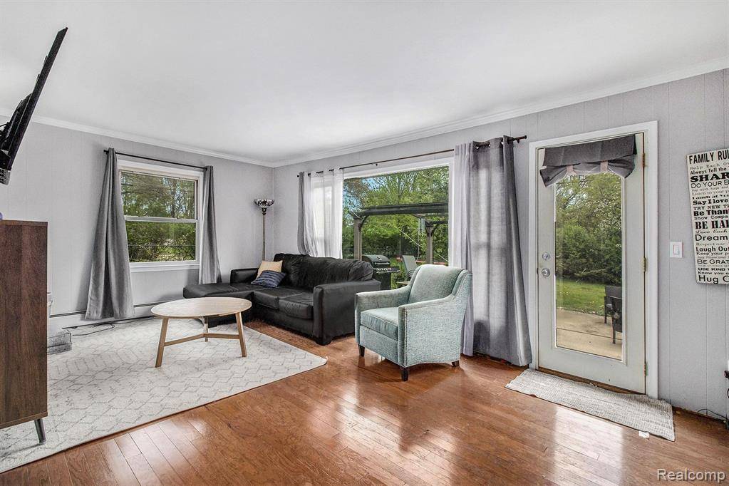 Bloomfield Hills, MI 48304,2625 PLUM BROOK Drive