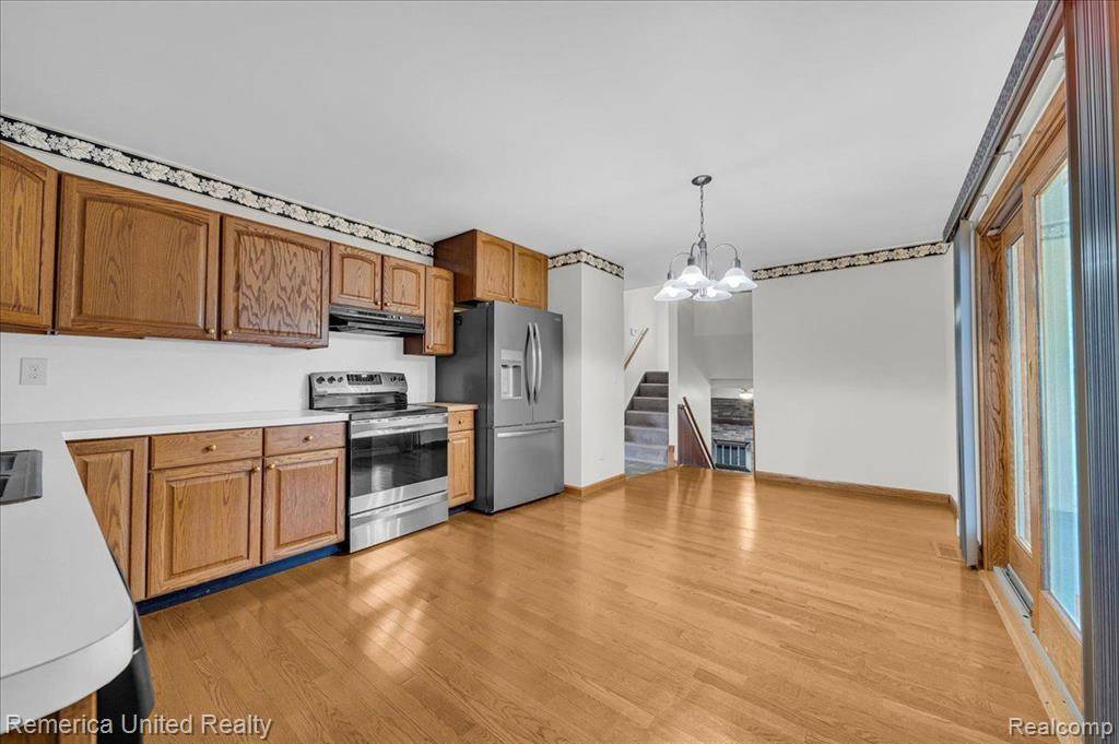 Livonia, MI 48154,35512 SOUTHAMPTON Street
