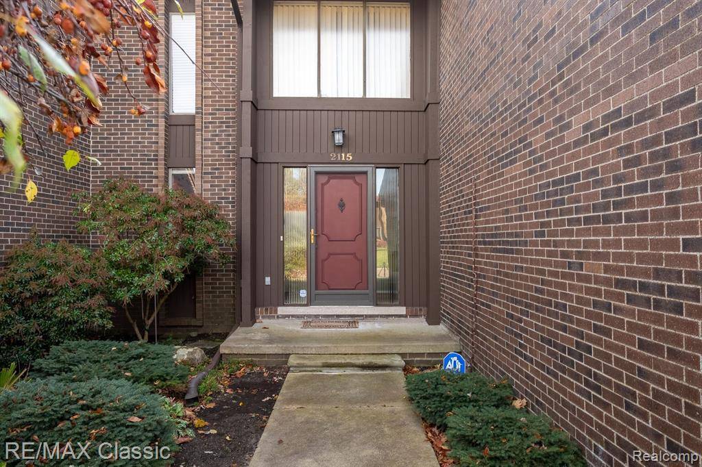 West Bloomfield, MI 48323,2115 BORDEAUX Street