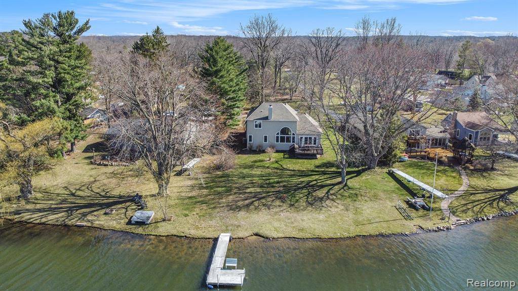 Fenton, MI 48430,5887 MABLEY HILL Road