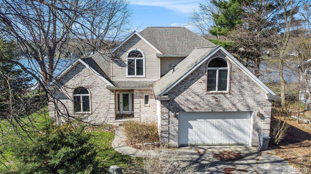 Fenton, MI 48430,5887 MABLEY HILL Road