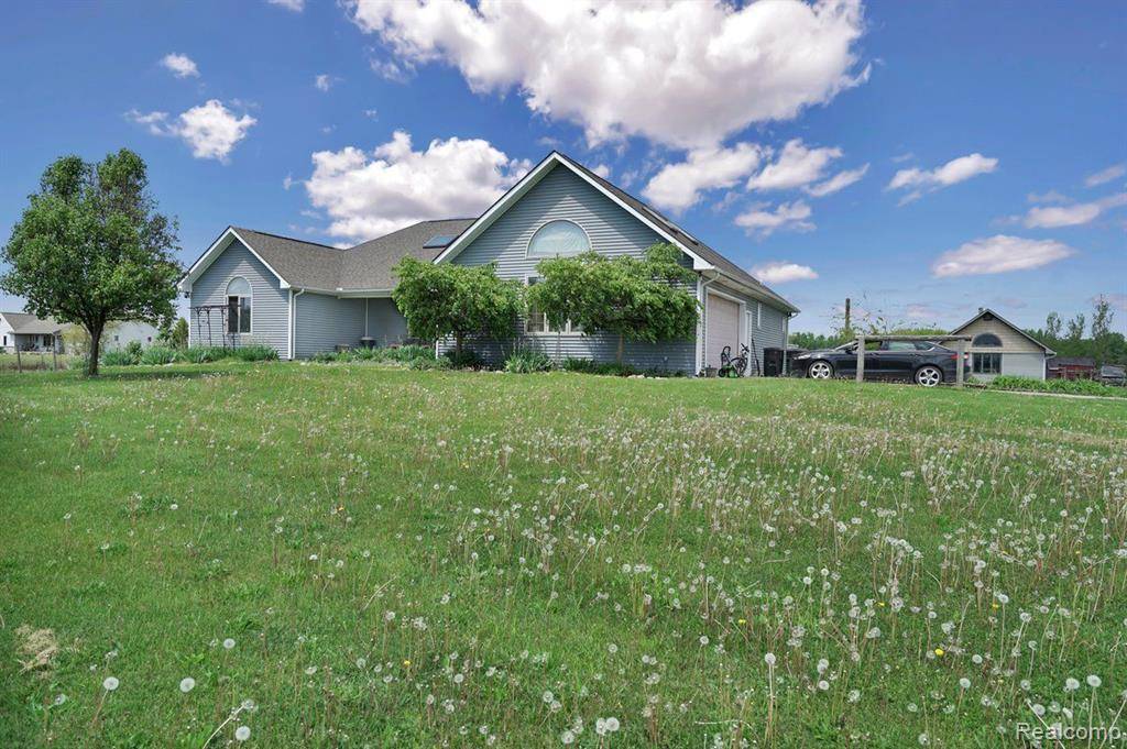 Columbus, MI,8322 N SHORT NW Road