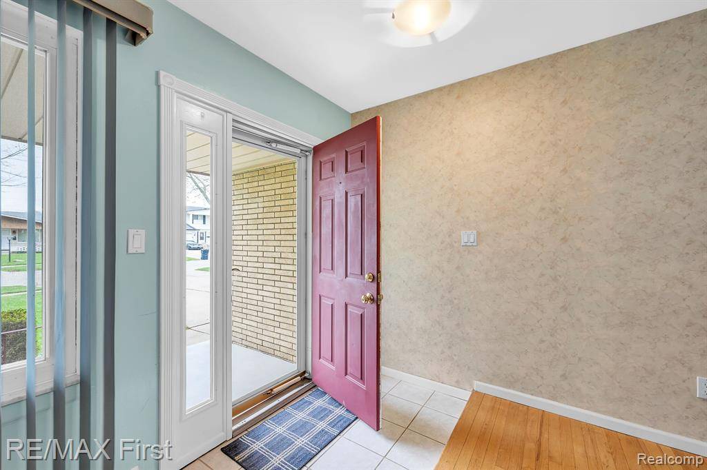 Sterling Heights, MI 48310,4191 ANGELINE Drive