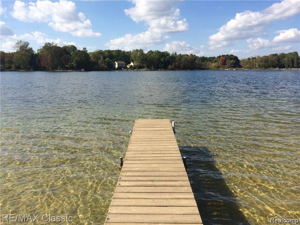 Commerce Twp, MI 48382,3965 Burnet Road