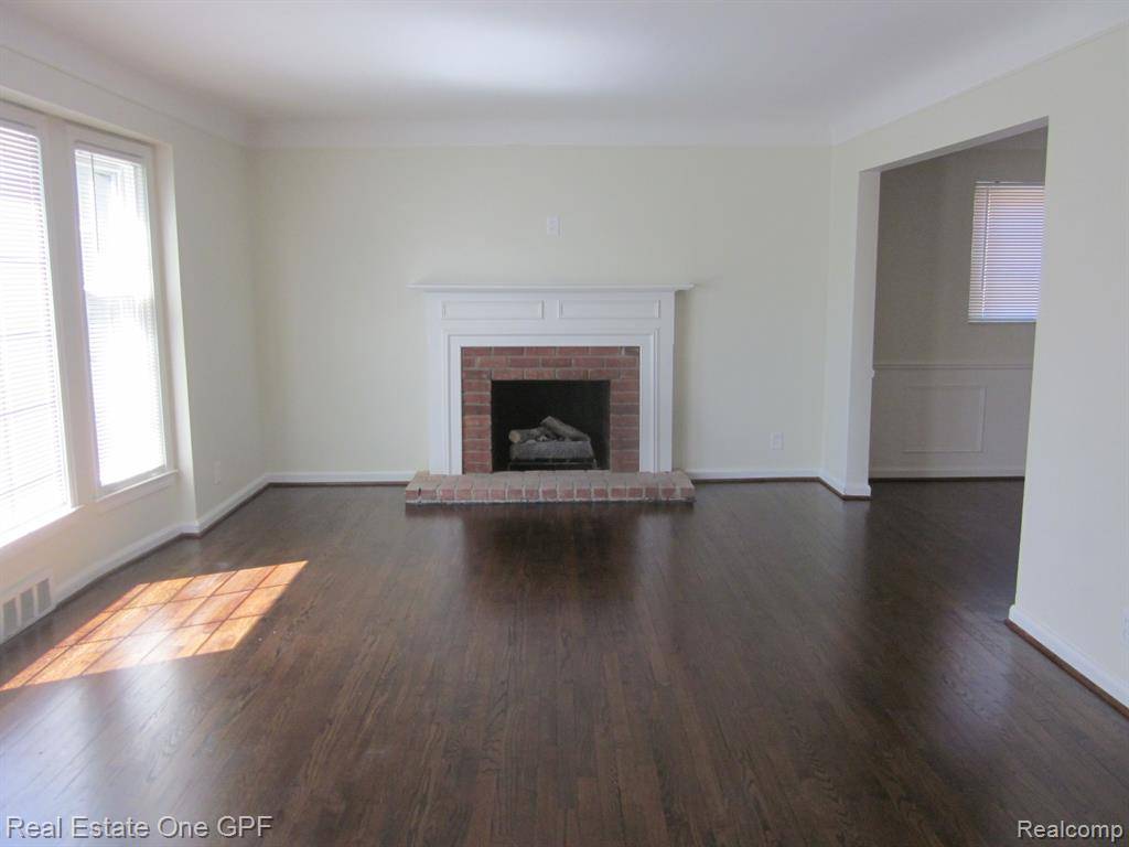Grosse Pointe Woods, MI 48236,1878 PRESTWICK Road