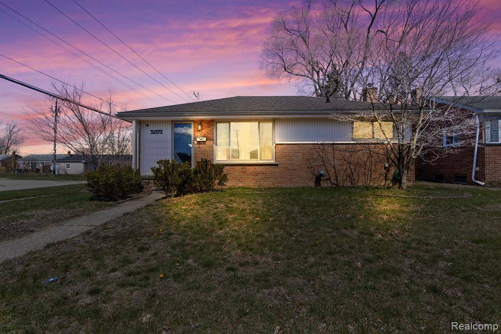 Westland, MI 48186,32372 AVONDALE Street