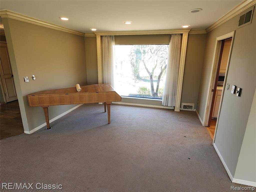 Farmington Hills, MI 48334,31126 FRANKLIN FAIRWAY Street