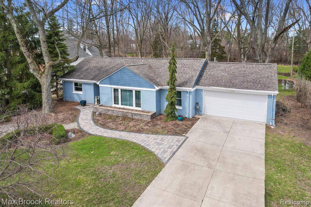 Bloomfield Hills, MI 48302,2905 W HICKORY GROVE Road