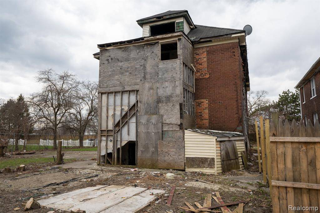 Detroit, MI 48215,2224 ANDERDON Street