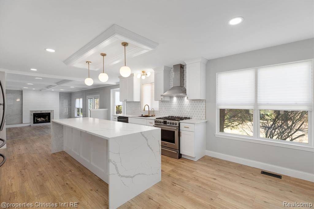 Lake Orion, MI,3552 KOSSUTH Road