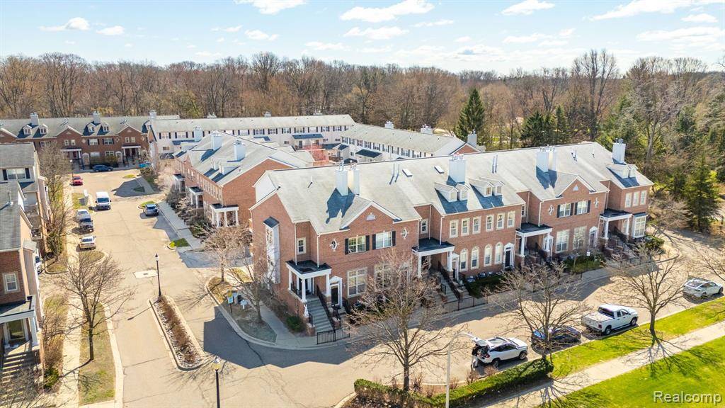 Livonia, MI 48154,16822 FARMINGTON Road