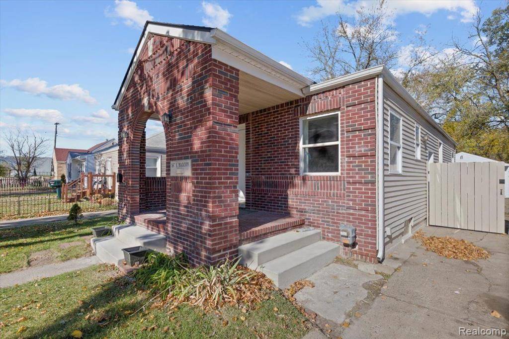 Pontiac, MI 48340,567 E MADISON Avenue